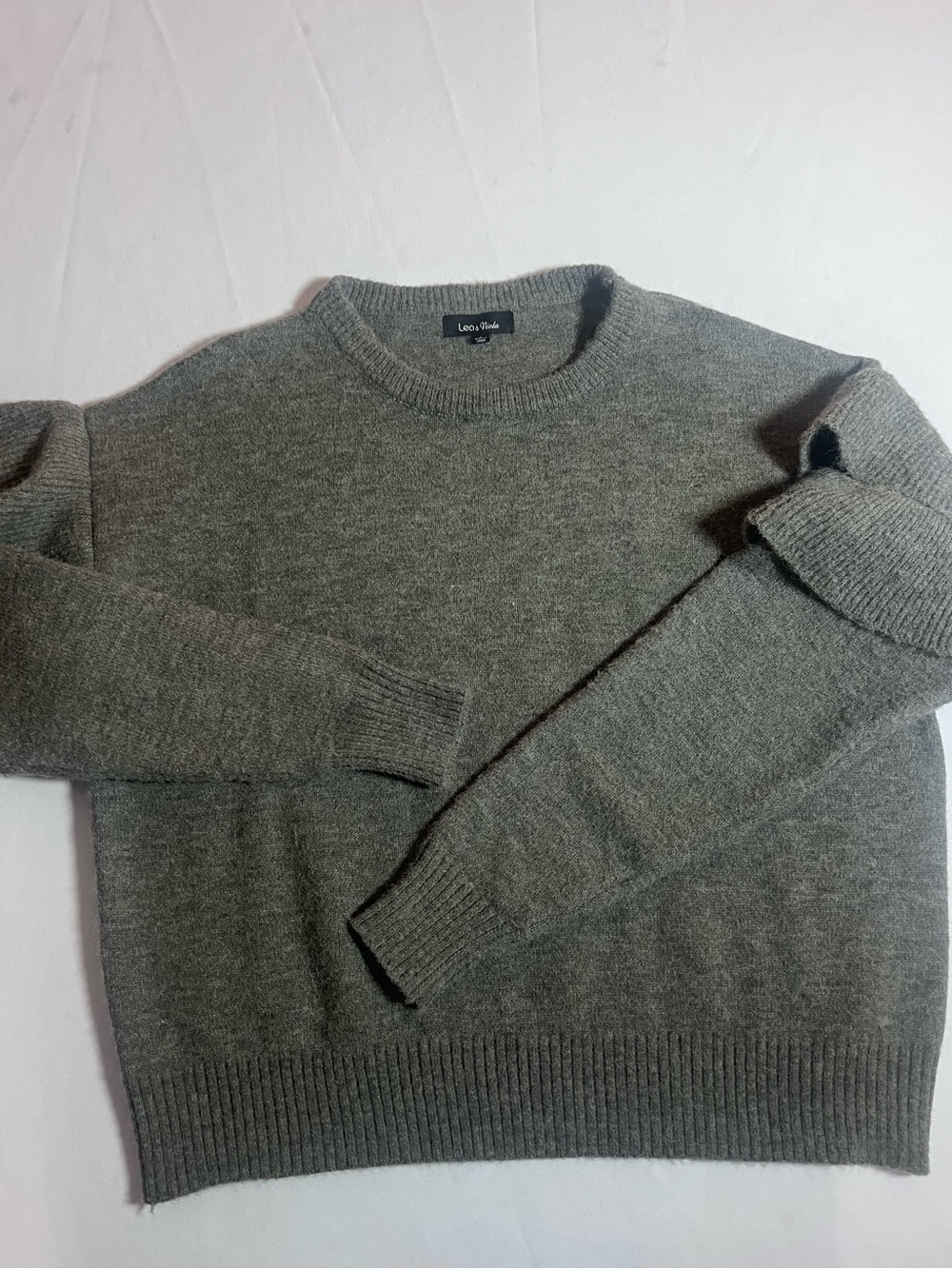 Lea & Viola Women Crewneck Sweater in Heather Gray